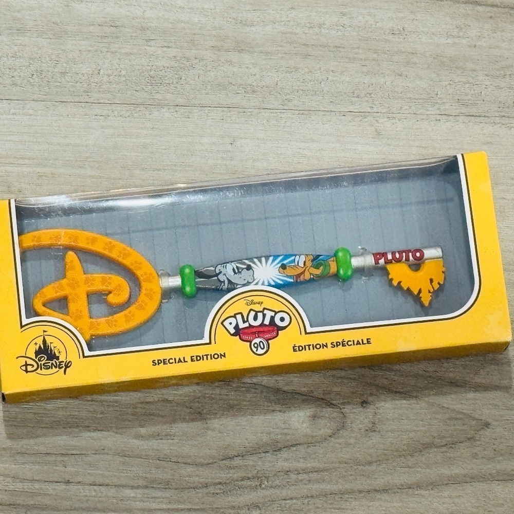 Disney - Pluto 90th Anniversary Collectible Key, Special Edition, Brand New!